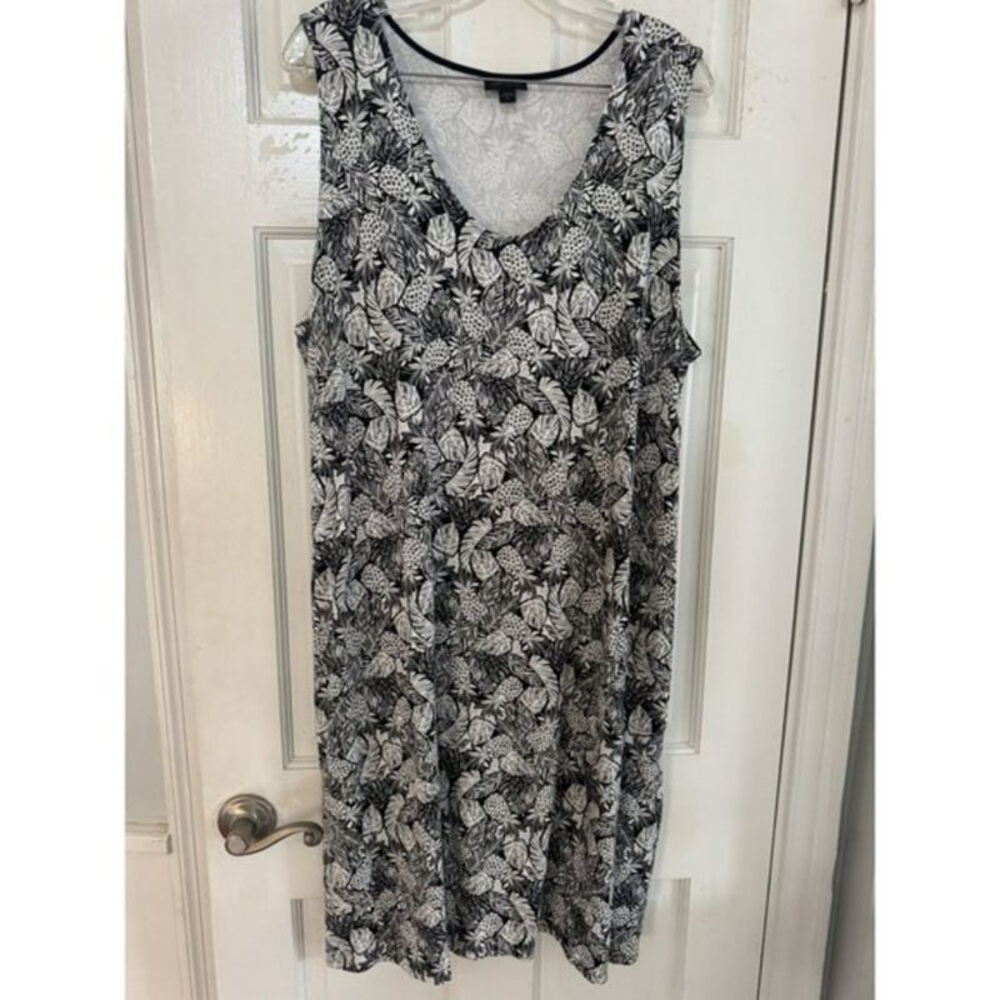 Black and White Leaf Print Sleeveless Dress